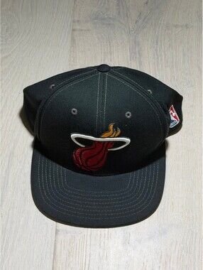 Mitchell & Ness Miami Heat Black Snapback Hat